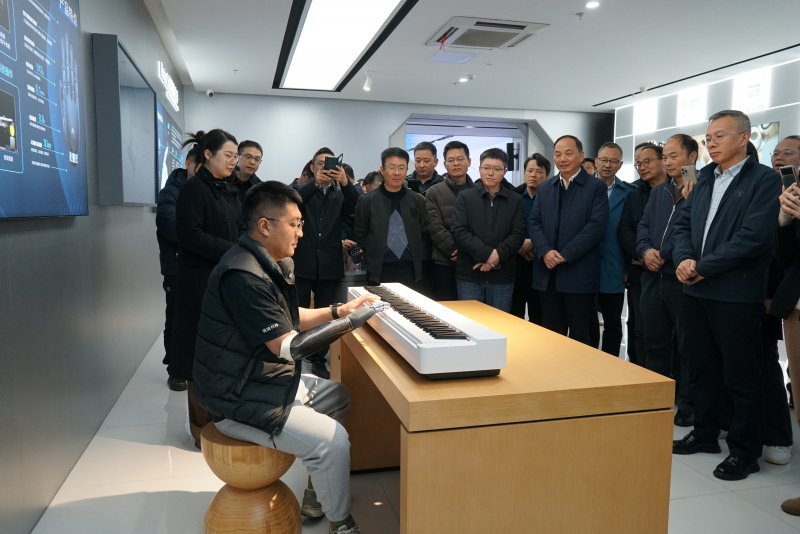 17682706828790675vOx.jpg 1.jpg