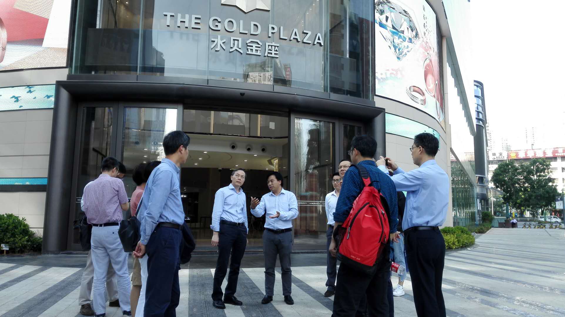 1509932542207781.jpg 虞總一行實地調研深圳水貝金座.jpg