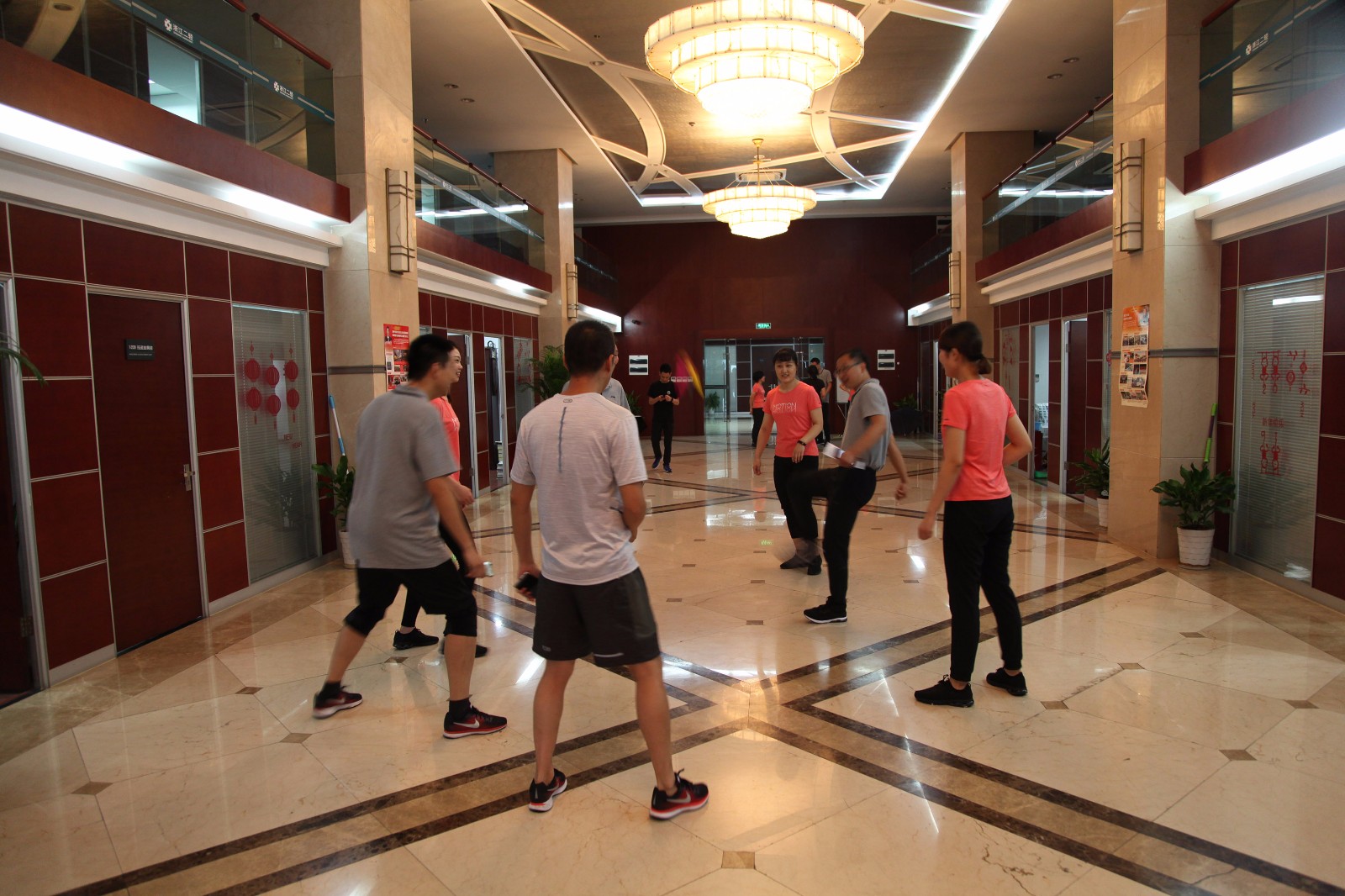 1529651661756755.jpg 踢毽子 web.jpg