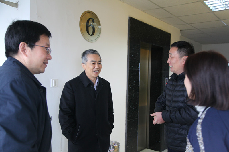 集團(tuán)公司領(lǐng)導(dǎo)新春上班第一天走訪看望干部職工