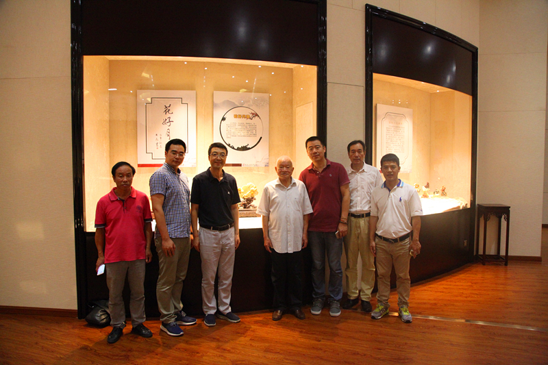 集團公司走訪工藝美術大師調研行業發展現狀