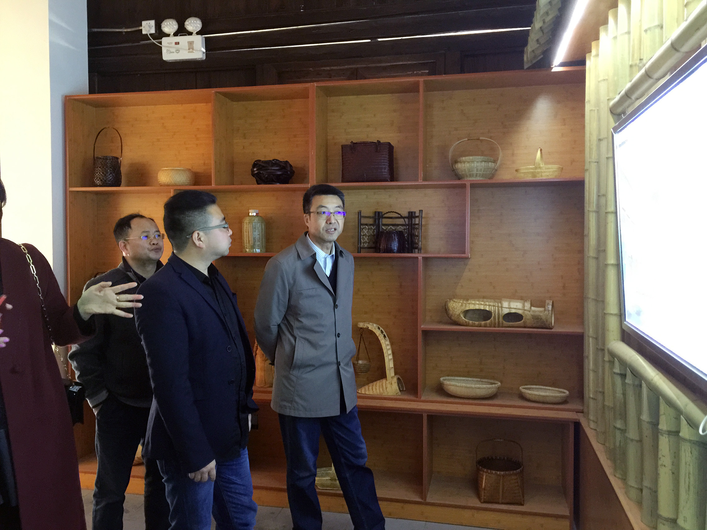 集團公司副總經理吳敏帶隊考察余杭百丈鎮文創產業