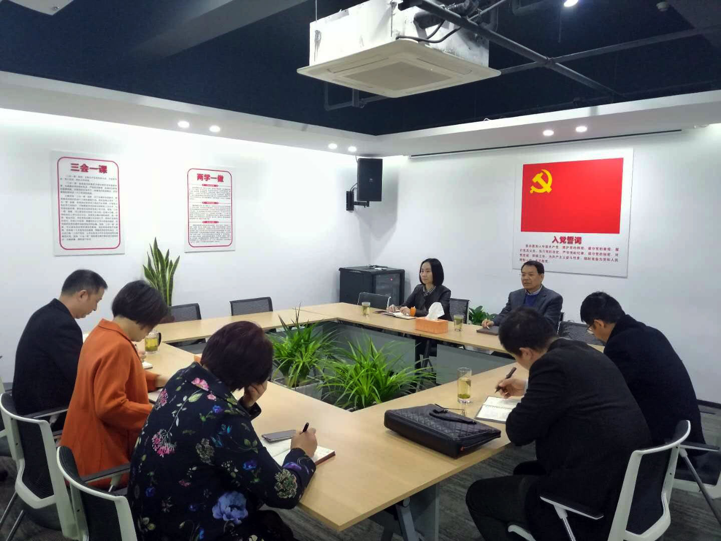 徐旭陽赴商業公司開展“三服務”活動