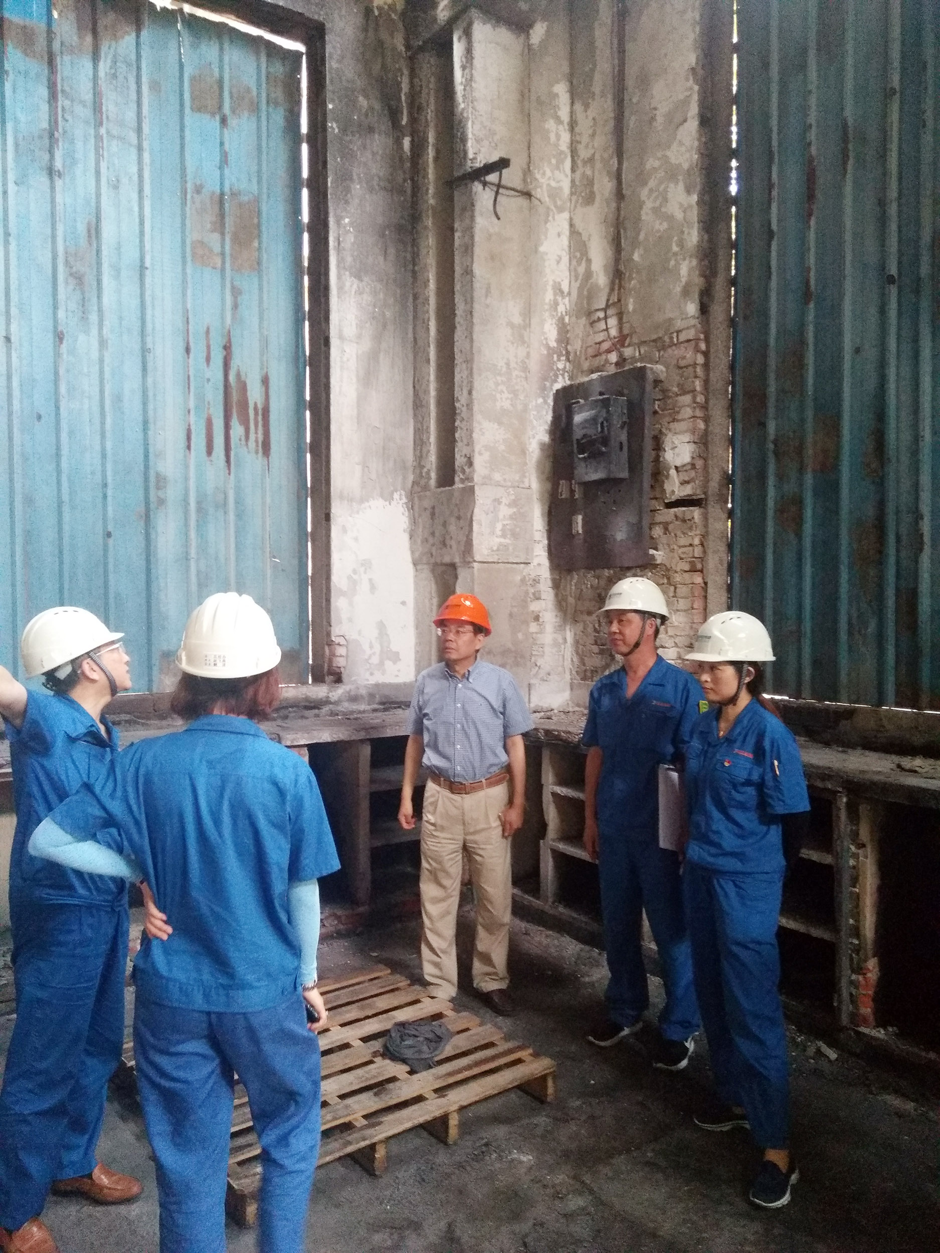 集團公司副總經(jīng)理徐旭陽赴申達公司開展安全檢查