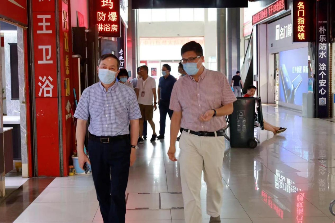 虞岳明赴二輕市場開展安全生產(chǎn)檢查