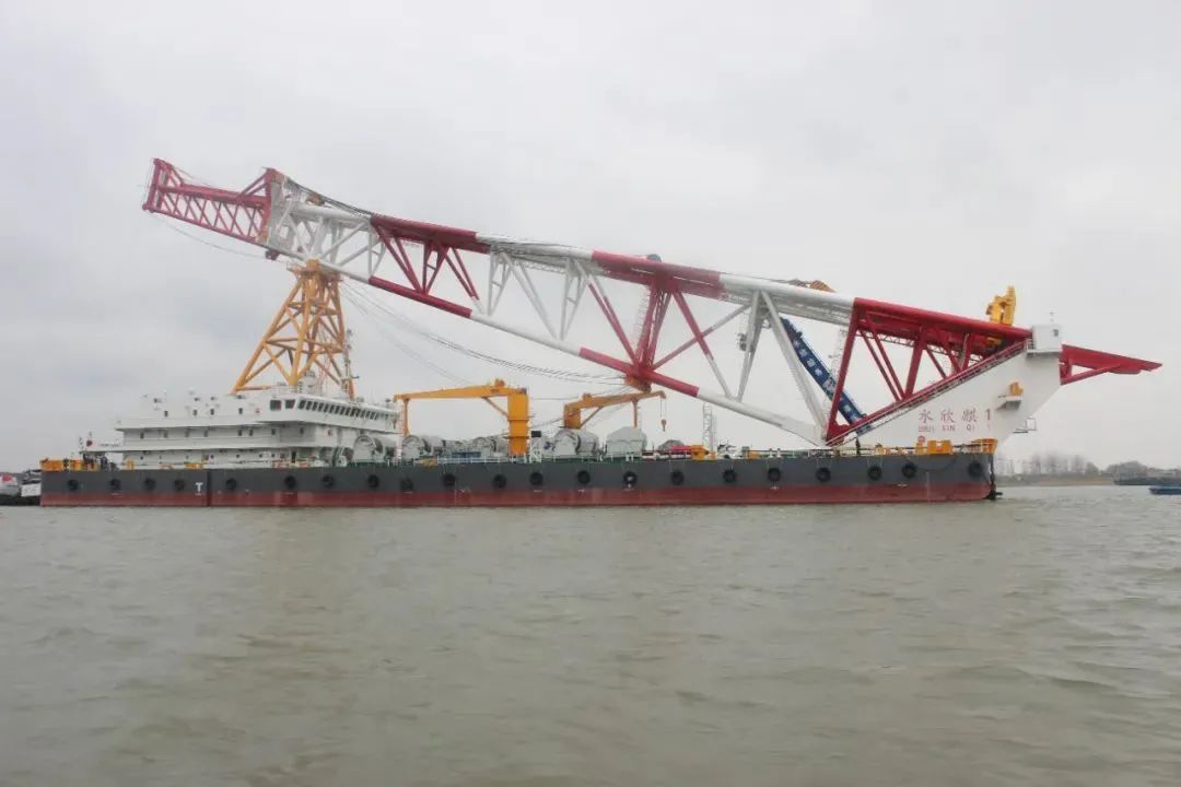 超大型專用打樁船號交付 省二輕集團國瑞科技公司配備全船套電氣設備