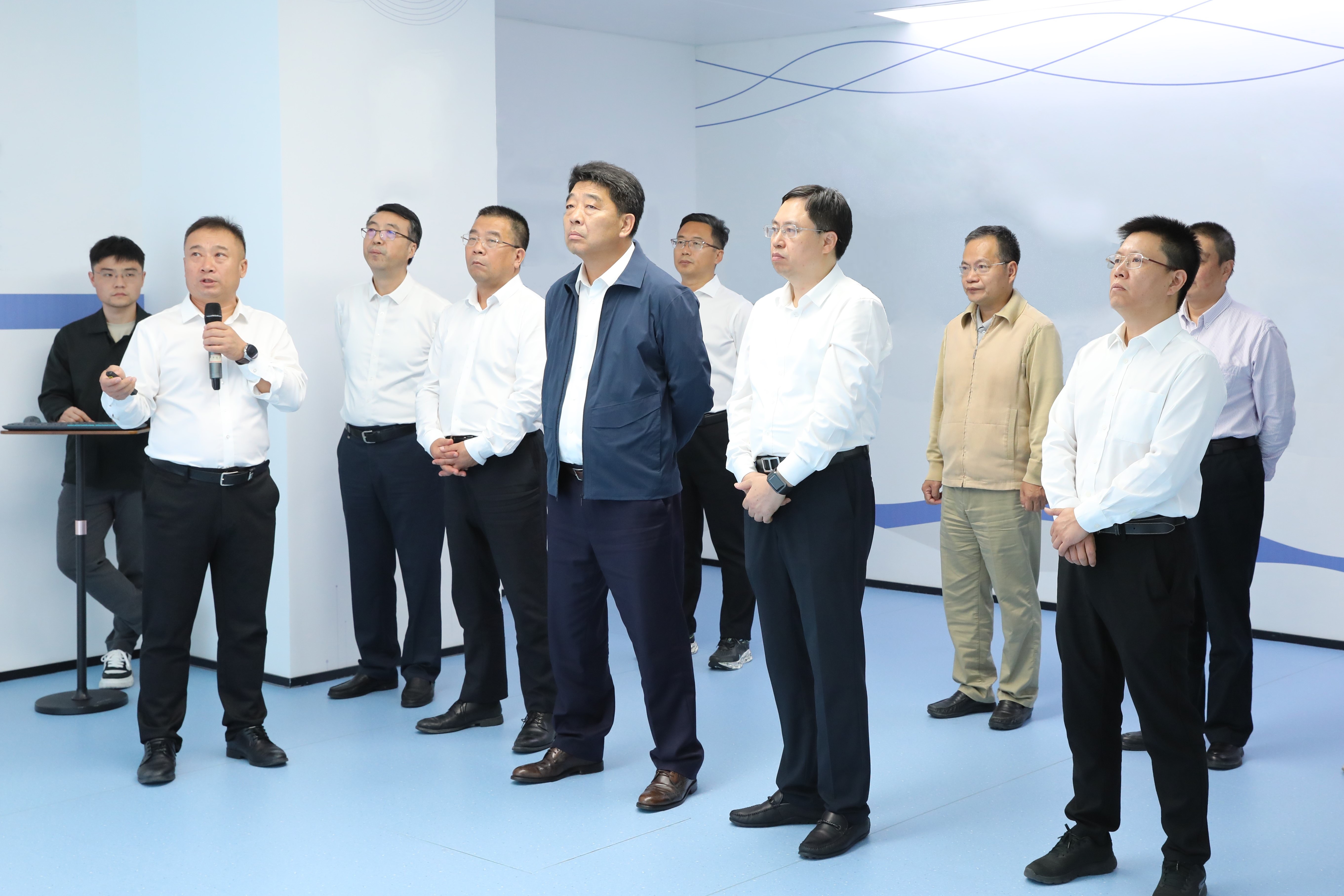 柯吉欣在省二輕集團(tuán)調(diào)研時強(qiáng)調(diào) 錨定目標(biāo)強(qiáng)信心 奮力攻堅開新局