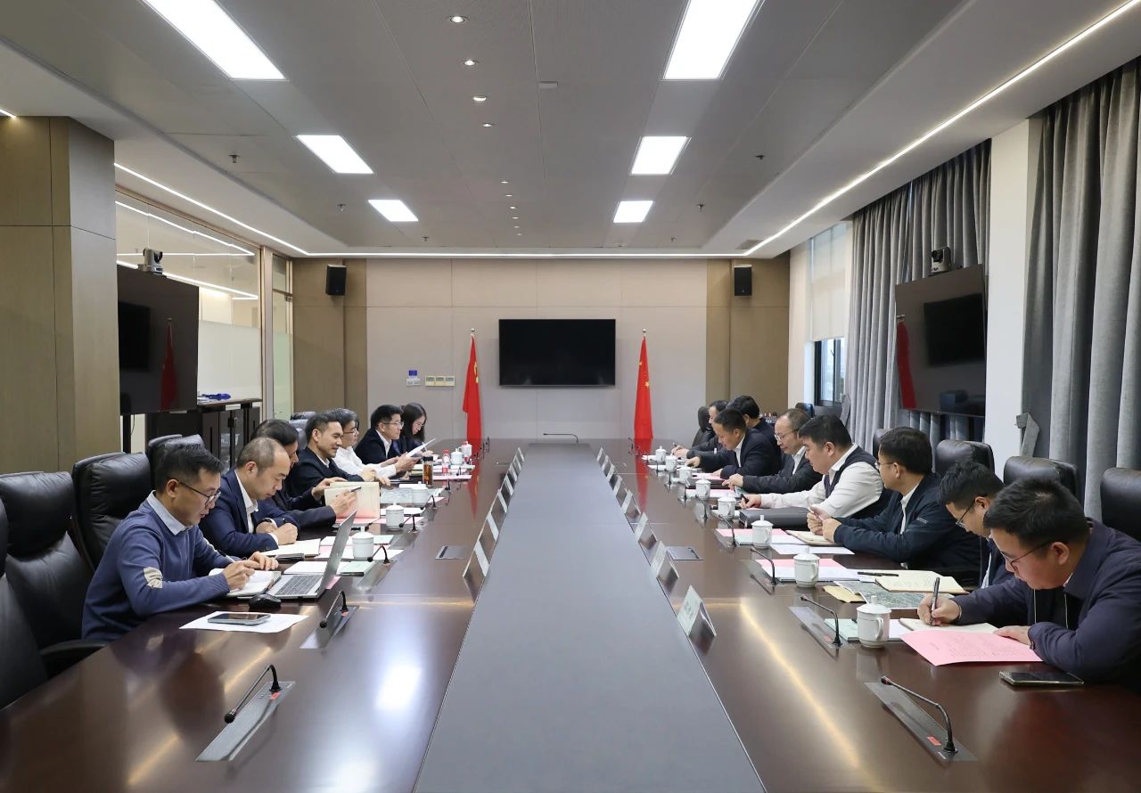 湖州市人大常委會(huì)副主任、吳興區(qū)委書記趙如浪一行到訪省二輕集團(tuán)