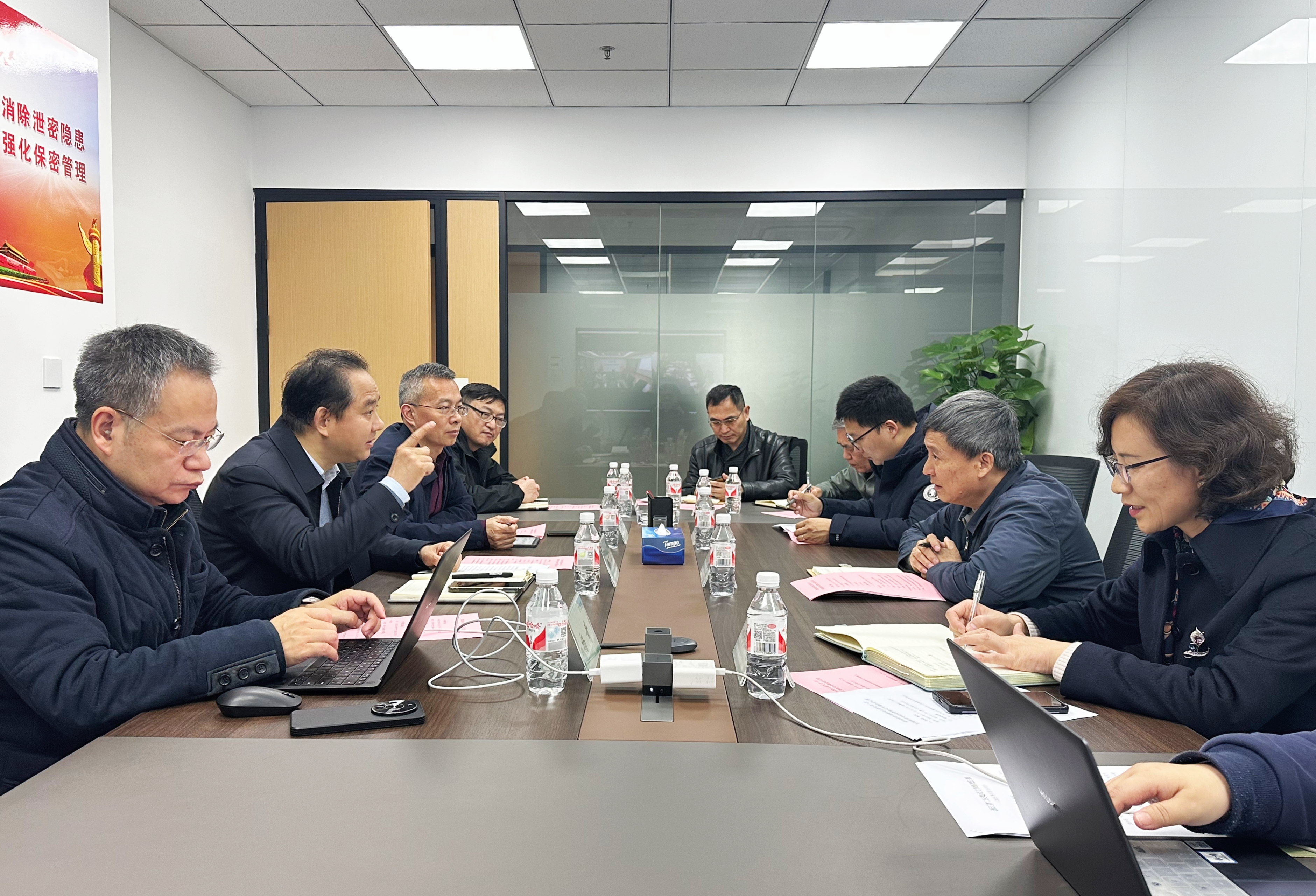 省政府特約研究員、智能制造專家委員會副主任凌云一行調研省二輕集團