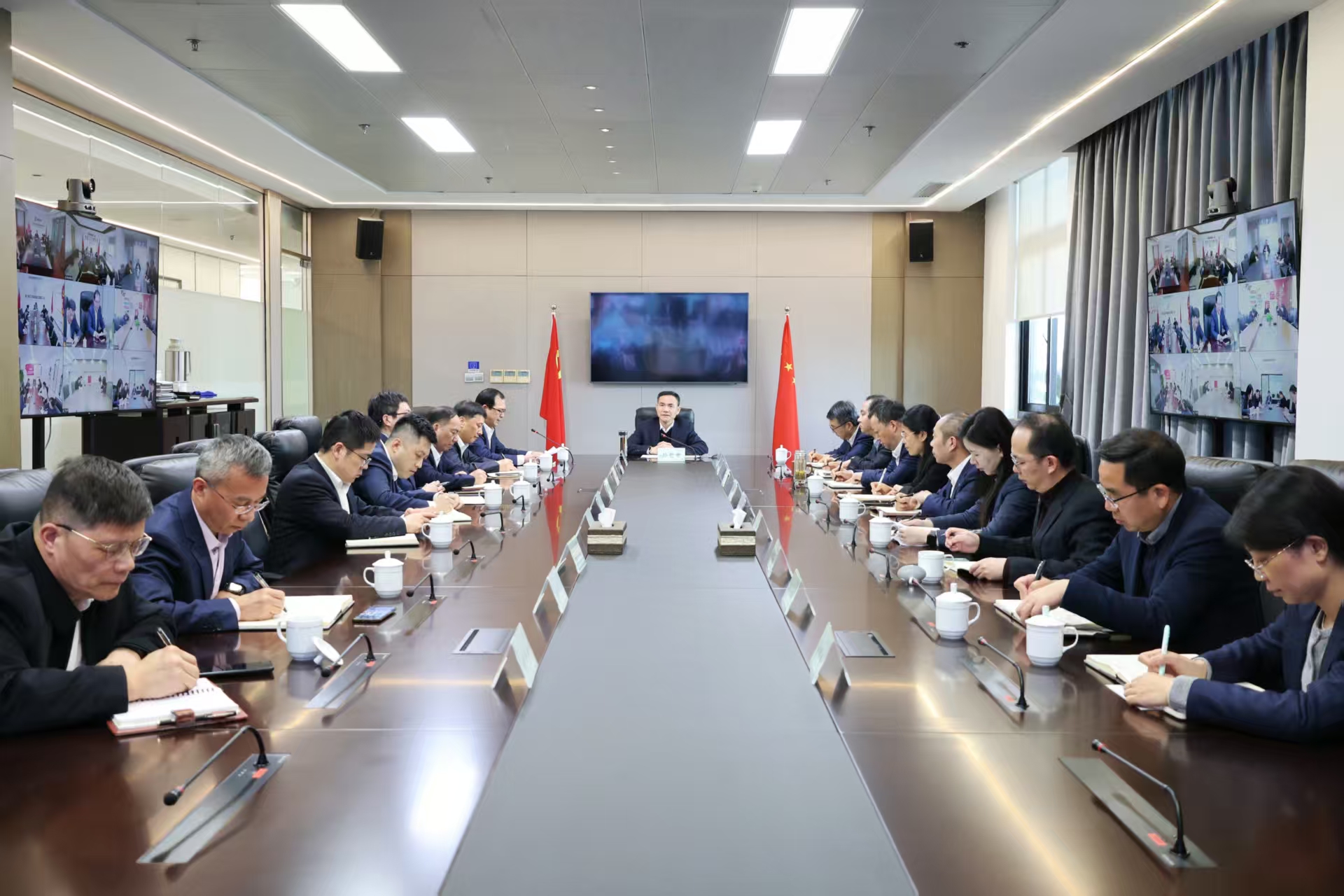 省二輕集團召開黨委(擴大)會議 部署深入貫徹中央八項規定精神學習教育工作